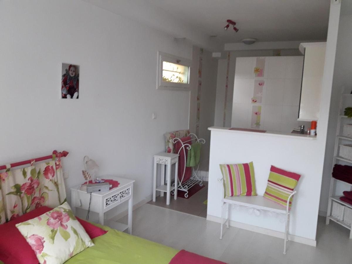 Chambre D'Hote Avec Piscine Couverte Coulaines Kültér fotó